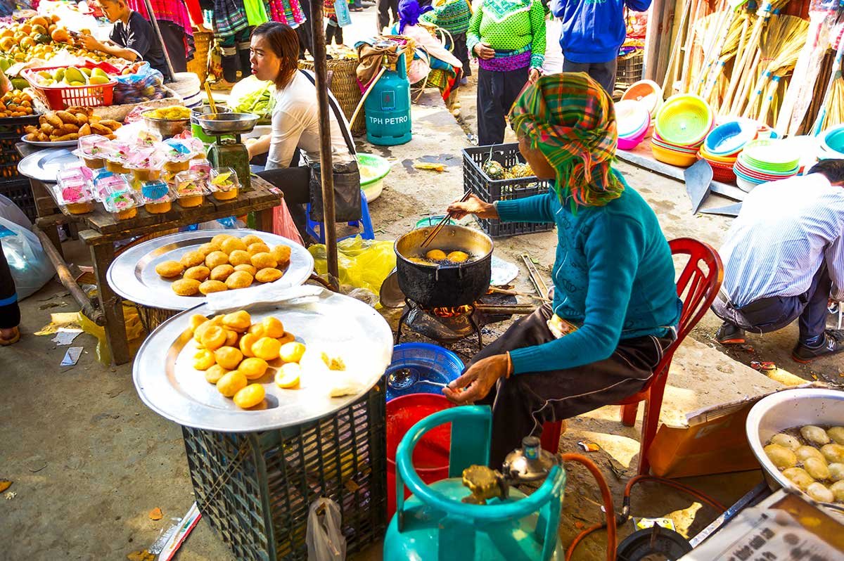 Muong Hum Market Tour 1 Day